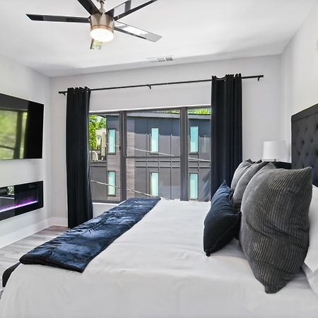 The Red Door - Ultra Modern Atlanta Home - Designedbydom ภายนอก รูปภาพ