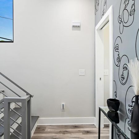The Red Door - Ultra Modern Atlanta Home - Designedbydom ภายนอก รูปภาพ