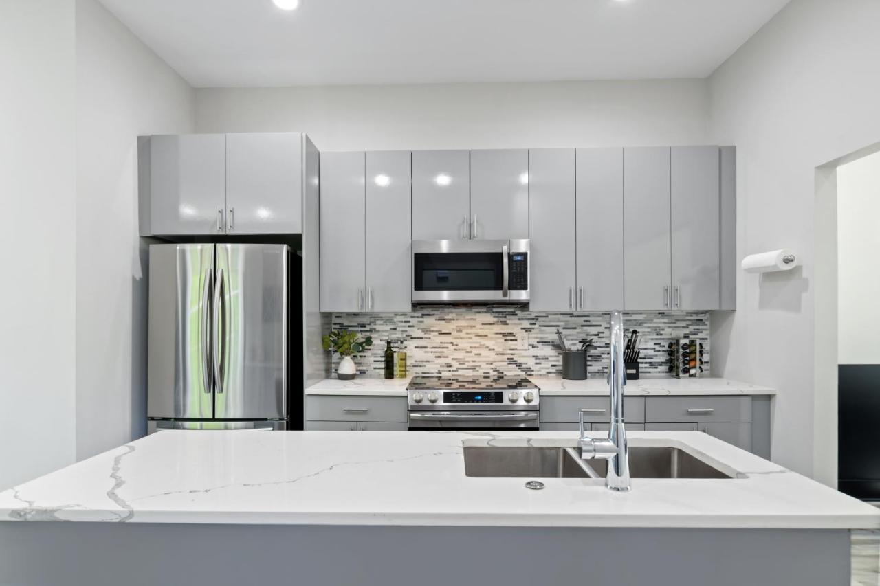 The Red Door - Ultra Modern Atlanta Home - Designedbydom ภายนอก รูปภาพ