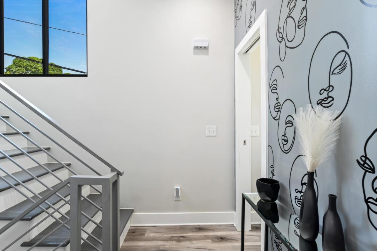 The Red Door - Ultra Modern Atlanta Home - Designedbydom ภายนอก รูปภาพ