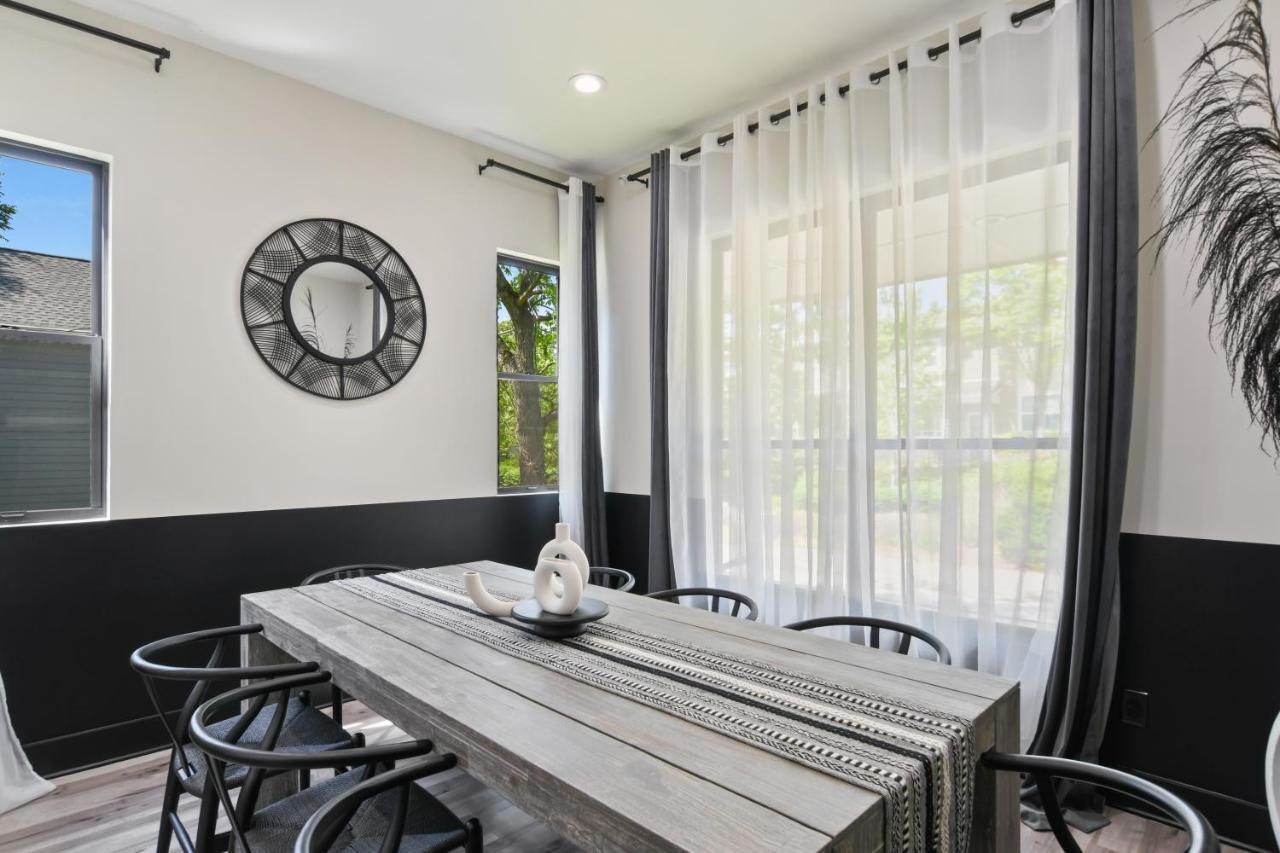 The Red Door - Ultra Modern Atlanta Home - Designedbydom ภายนอก รูปภาพ