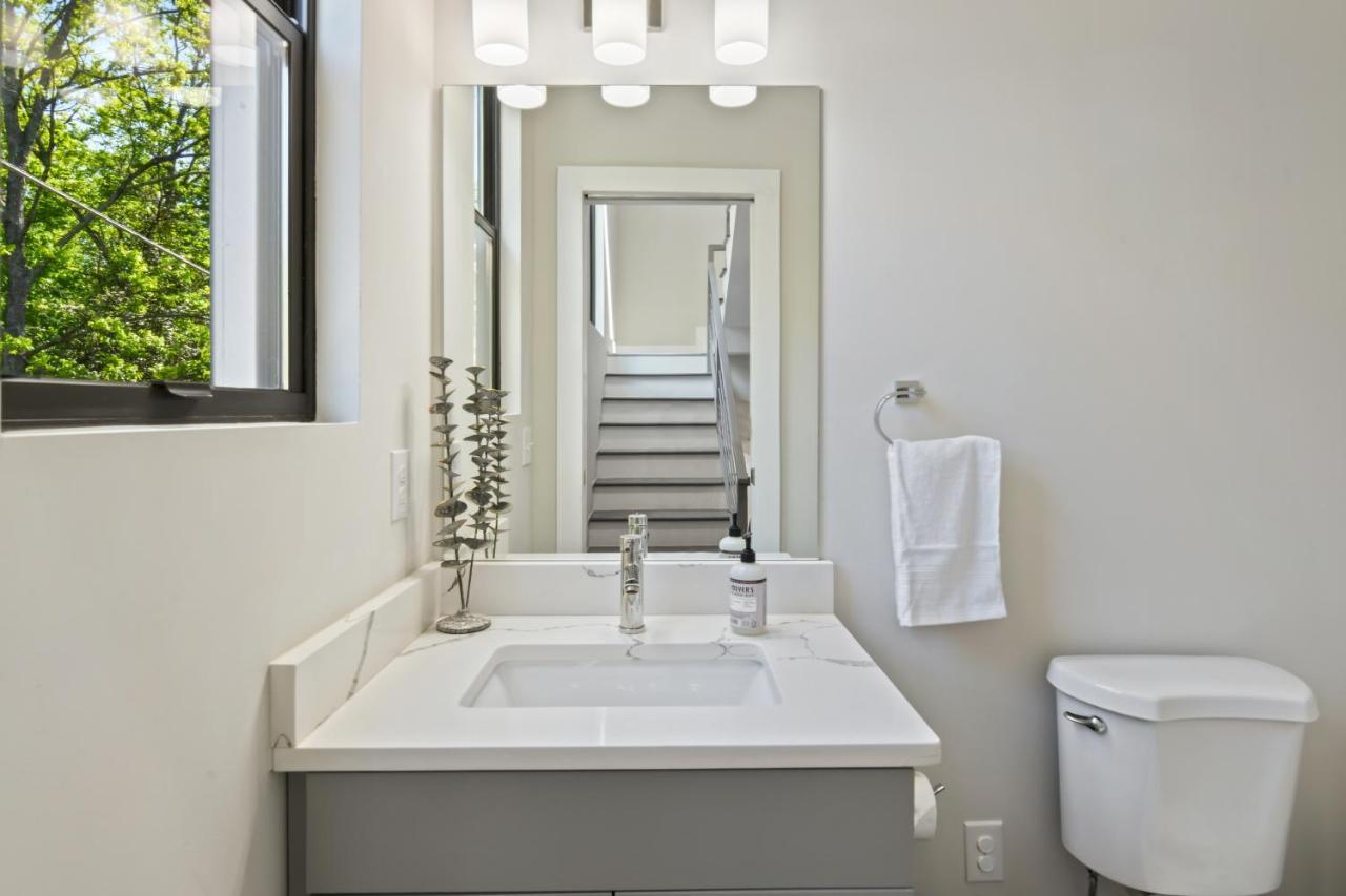 The Red Door - Ultra Modern Atlanta Home - Designedbydom ภายนอก รูปภาพ