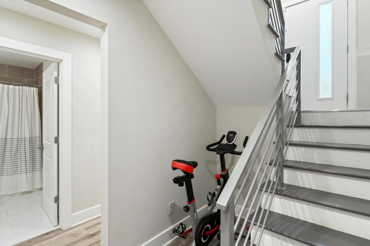 The Red Door - Ultra Modern Atlanta Home - Designedbydom ภายนอก รูปภาพ